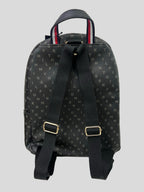 Mochila Tommy Hilfiger mediana multilogo logo front dorado ‘Negra’
