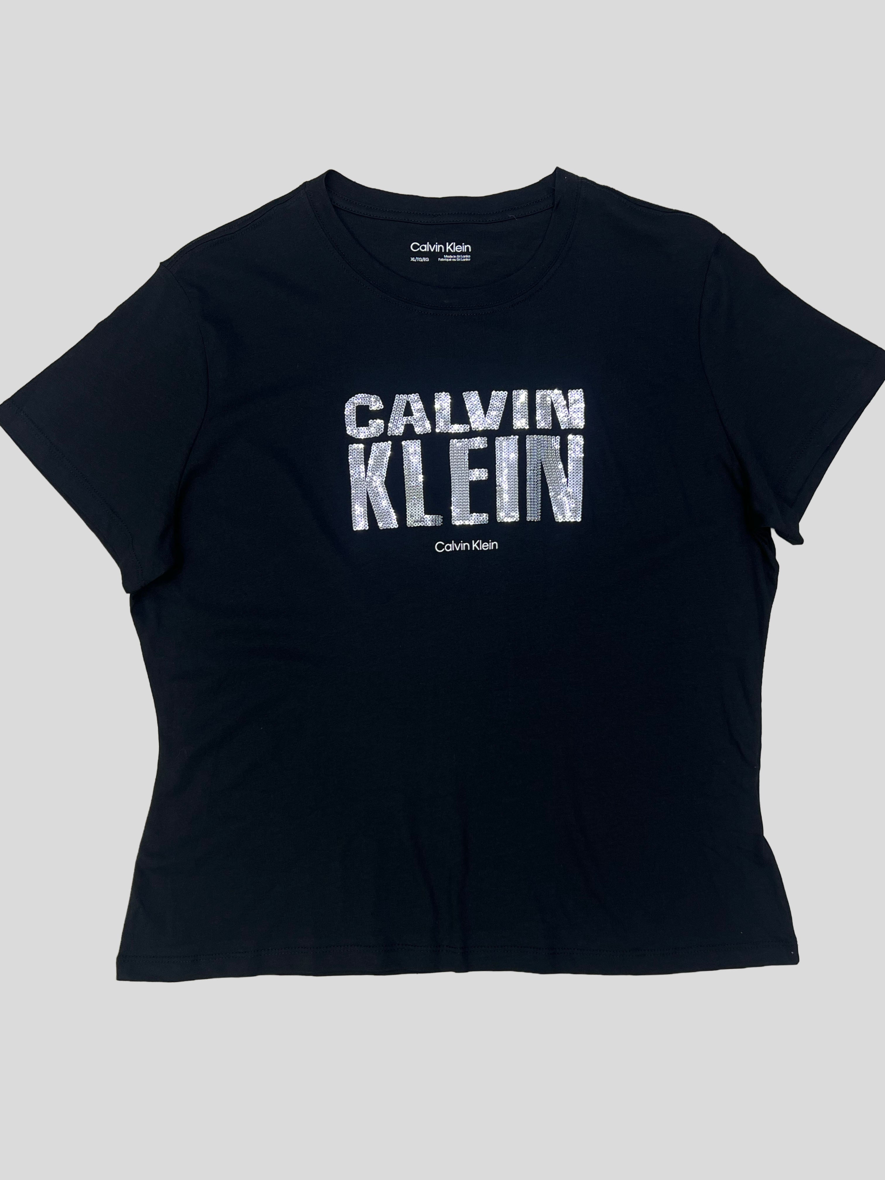 Polera Calvin Klein estampado lentejuelas ‘Negra’