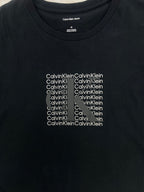 Polera Calvin Klein C/logo Multi logo ‘Negro´