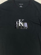 Polera Calvin Klein Logo blanco C/ negro ‘Negro’