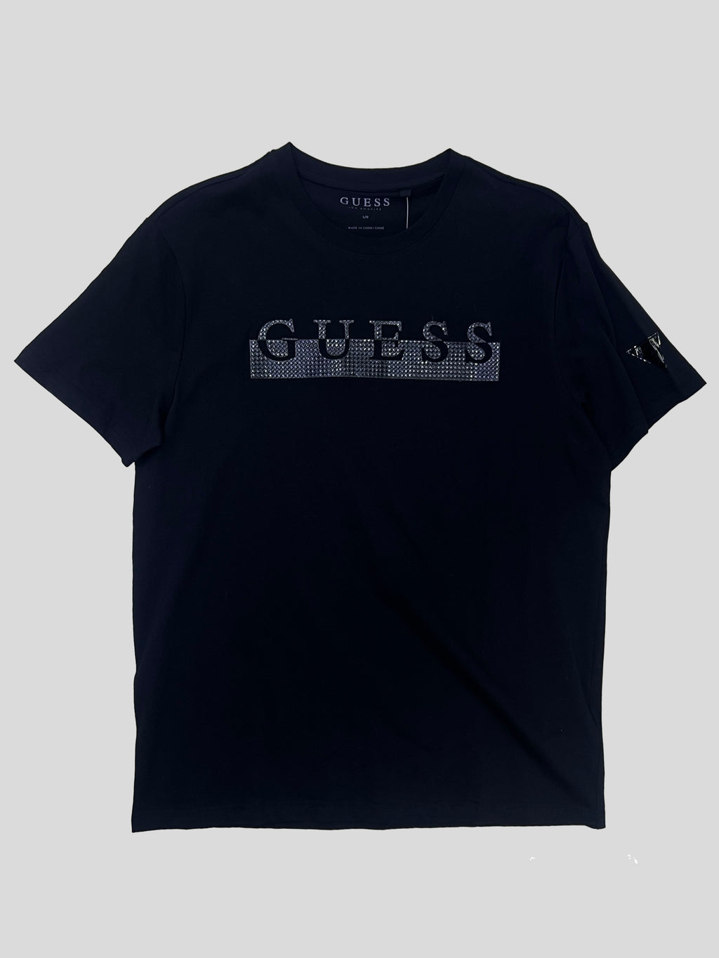 Polera Guess Boxlogo estampado relieve 3D  ‘Negra’