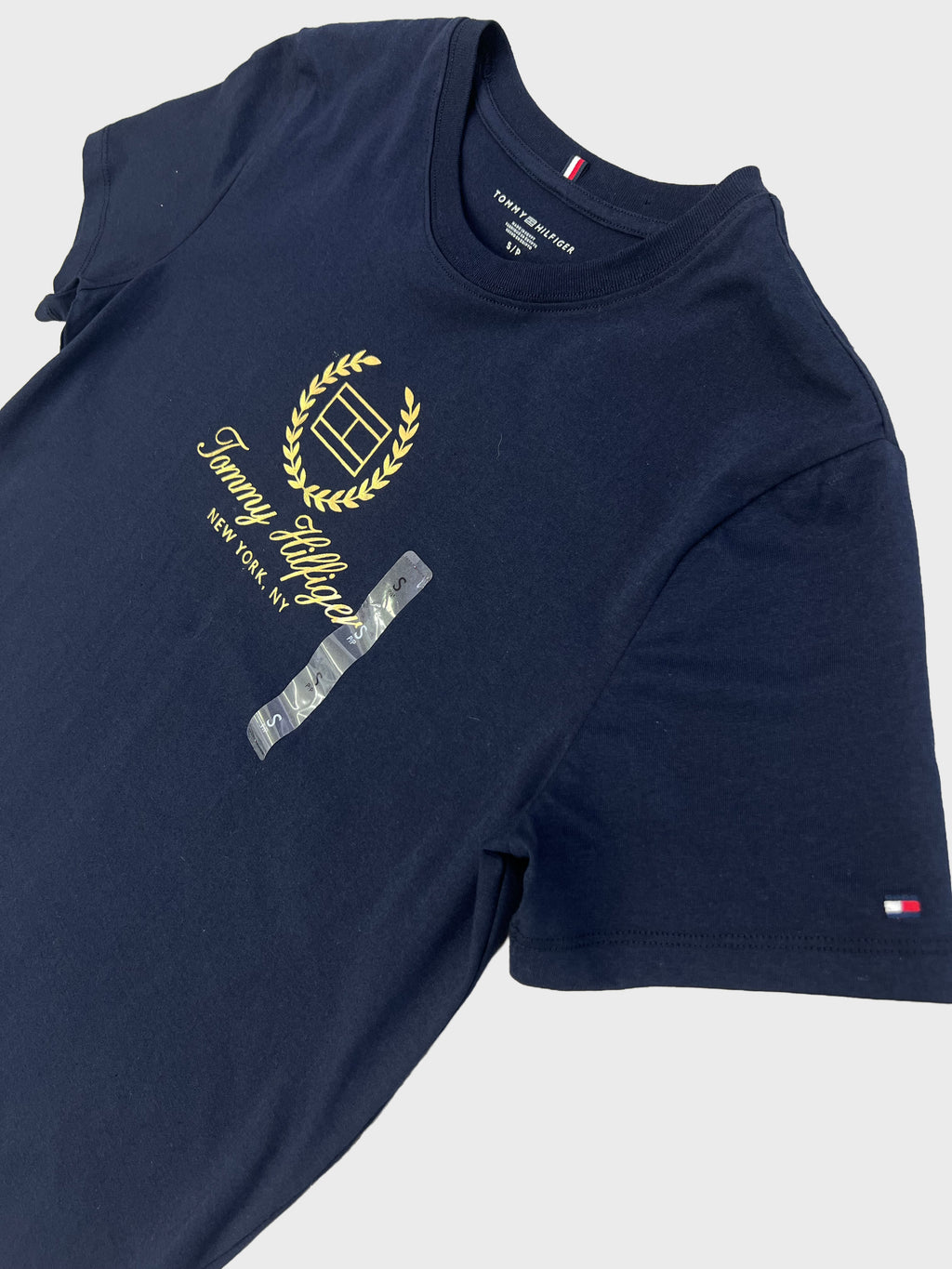 Polera Tommy Hilfiger New York Logo estampado dorado ‘Azul oscuro’