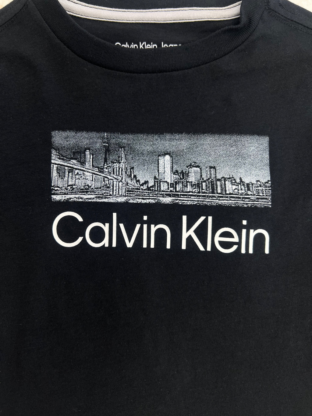 Polera Clavin Klein Jeans city 'Negra' Niño