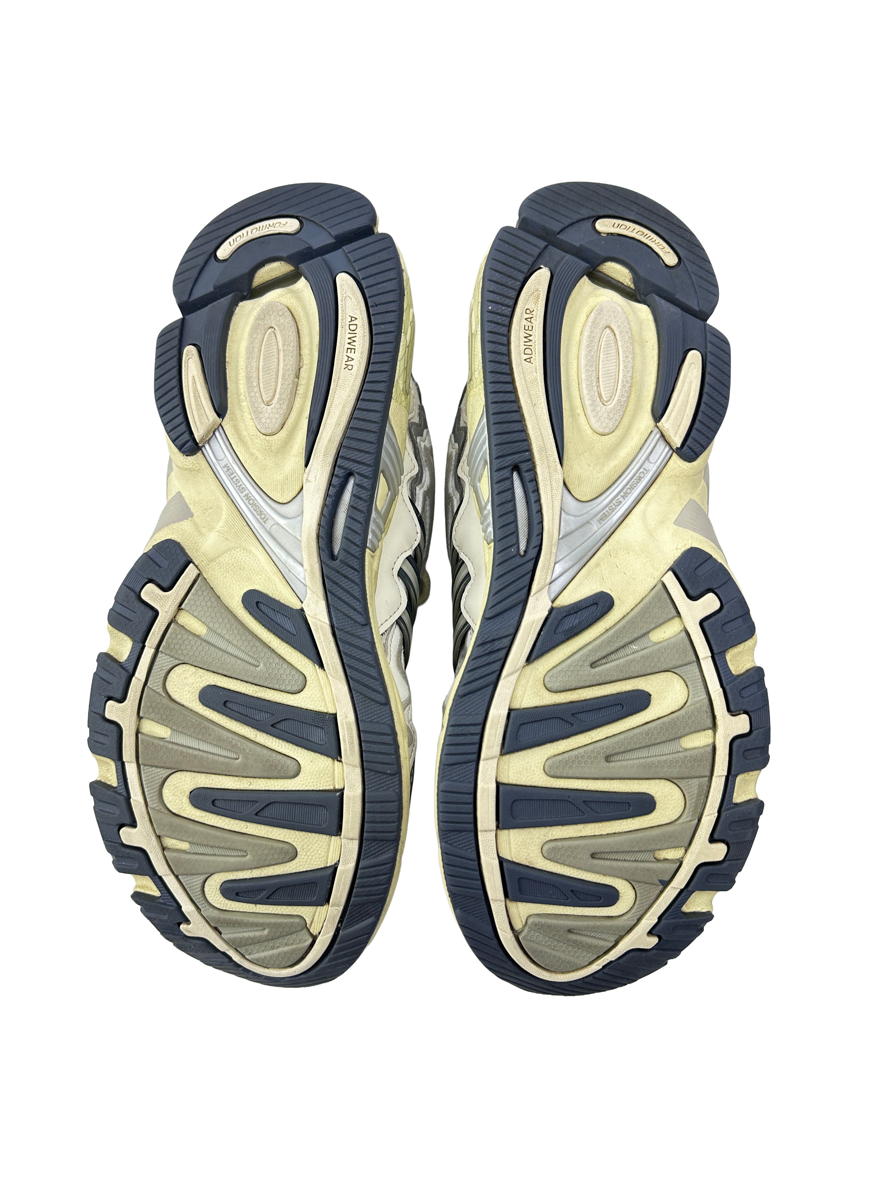 Zapatilla Adidas Response CL X Bad Bunny  Cream (usada)