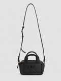 Bolso Crossbody pequeño Calvin Klein ecocuero  Logo front ‘Negro’