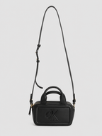 Bolso Crossbody pequeño Calvin Klein ecocuero  Logo front ‘Negro’