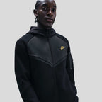 Poleron Nike Tech c/logo en amarillo ‘Negro’
