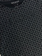 Polera Guess monogram Logo bordado ‘Negra’