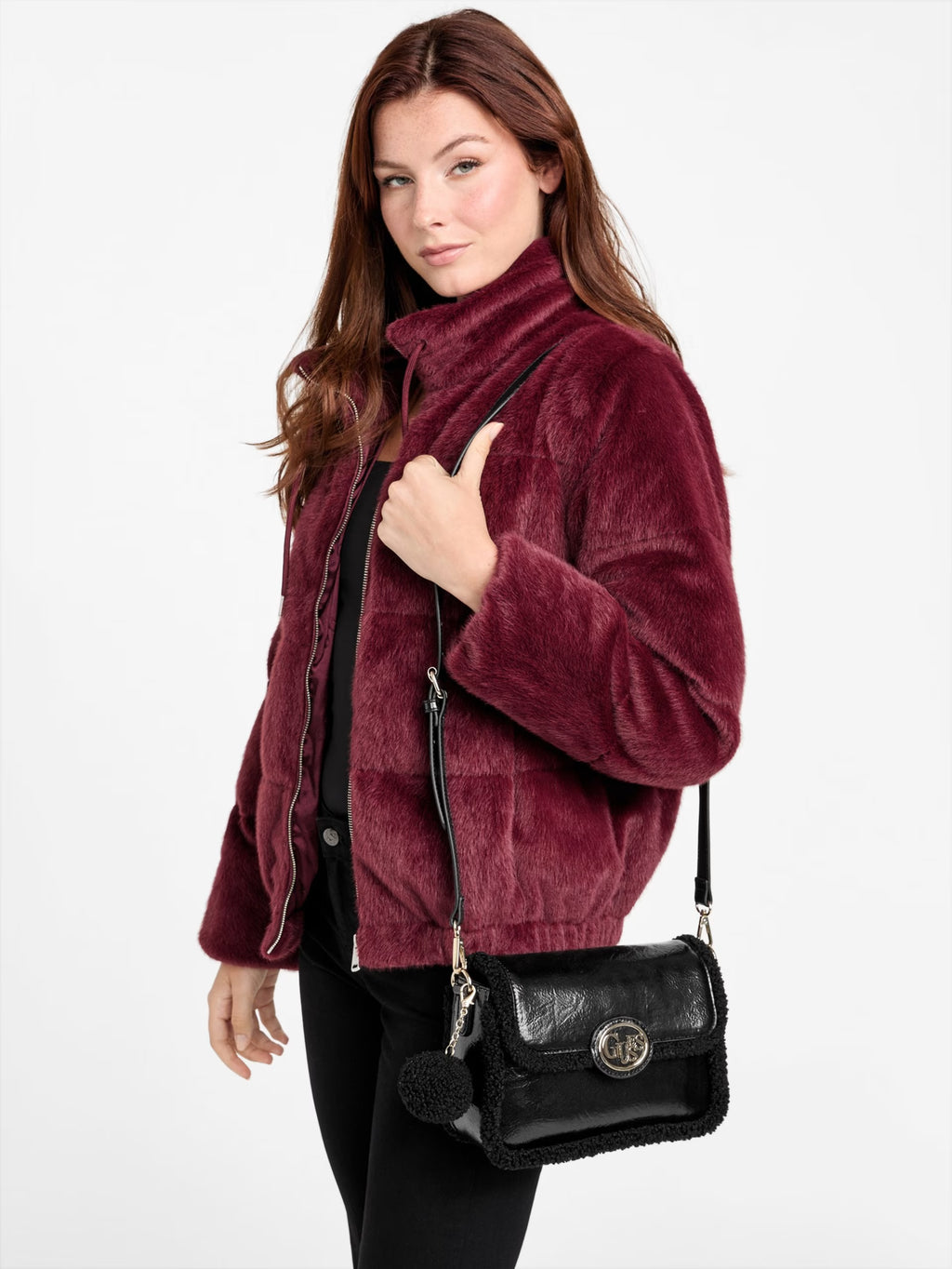 Bolso Crossbody Guess sherpa ‘Black Leather’