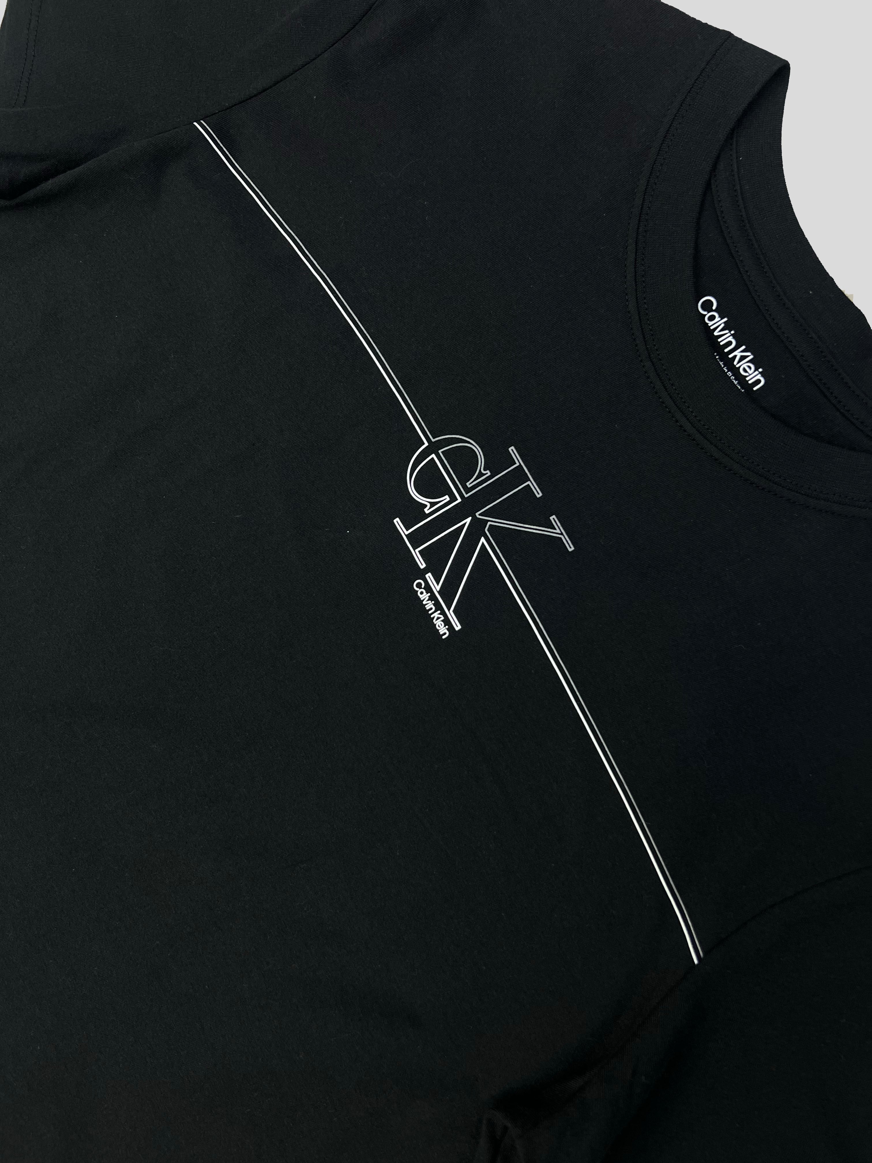 Polera Calvin Klein Logo CK Linea front ‘Negra’
