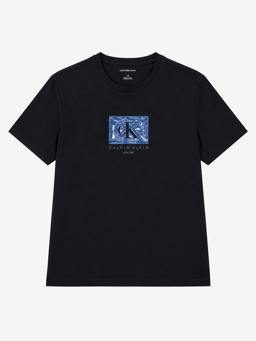 Polera Calvin Klein C/logo azul en el centro ‘Negra’