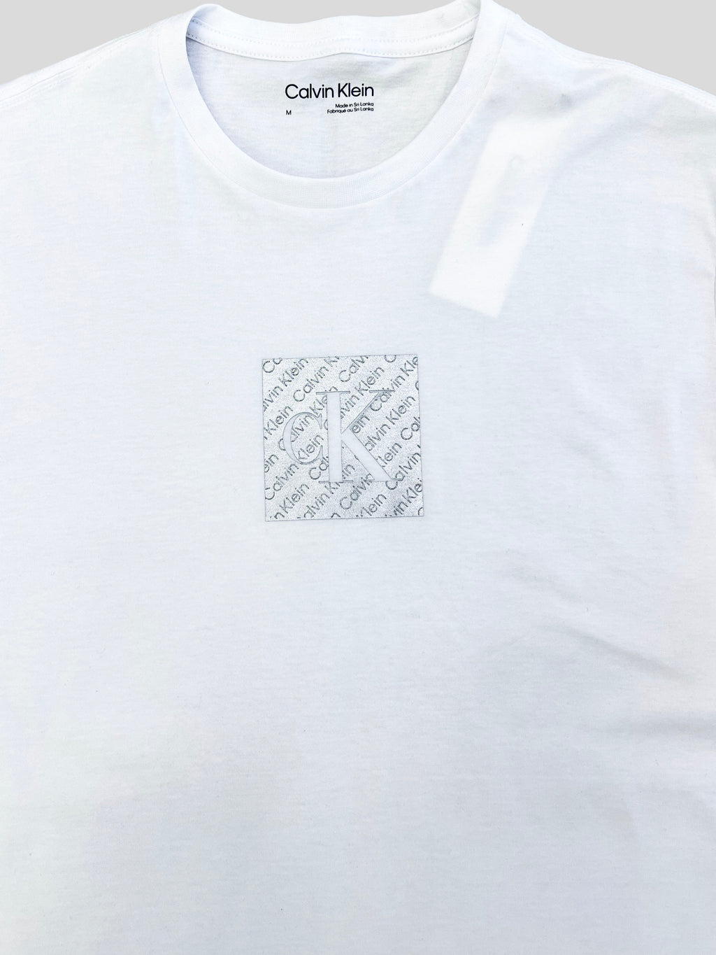 Polera Calvin Klein Logo cm plateado ‘blanca’