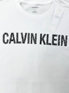 Polera Calvin Klein multilogo pecho   ‘blanca’
