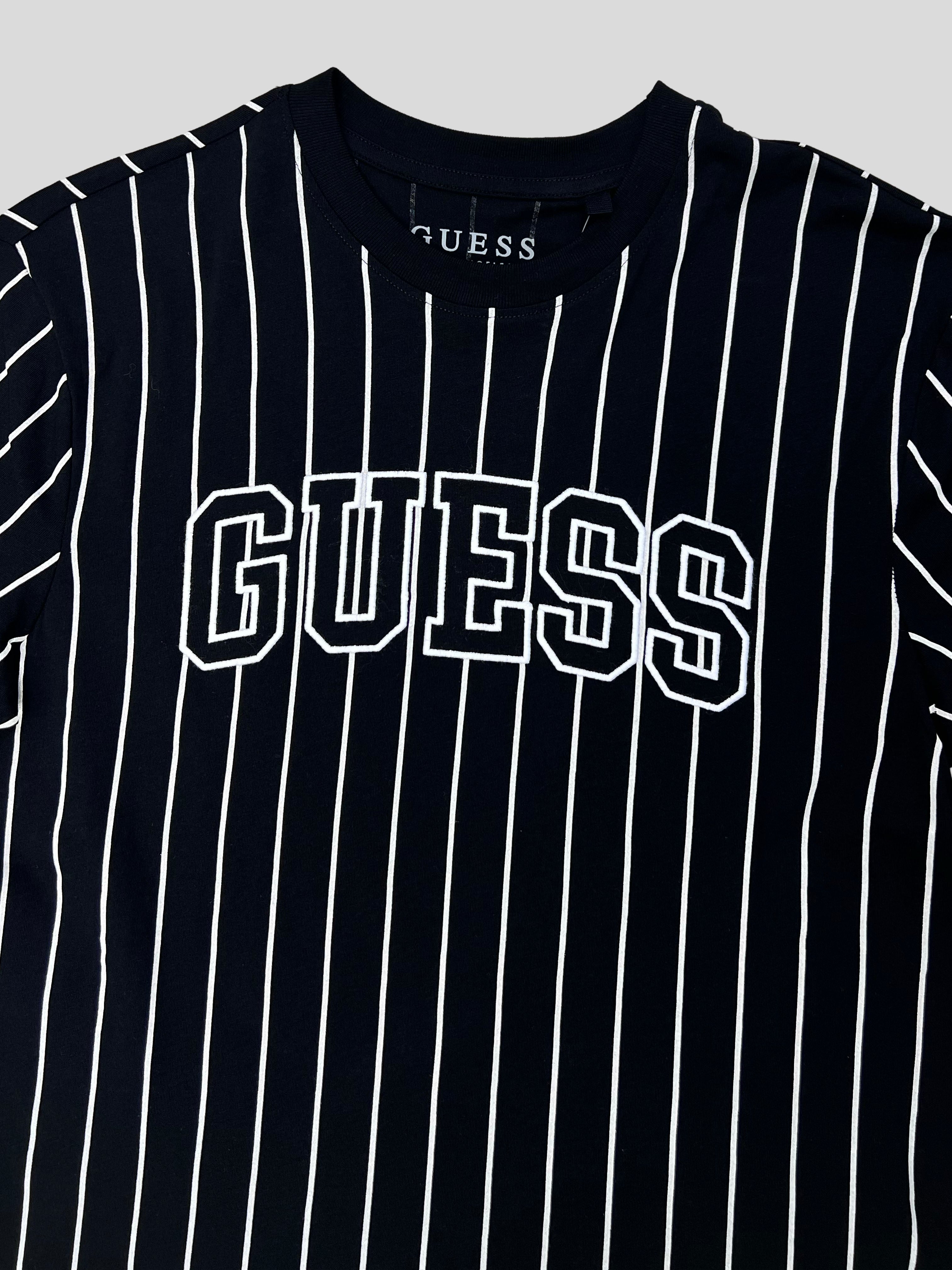 Polera Guess lineal logo bordado   ‘Negra’