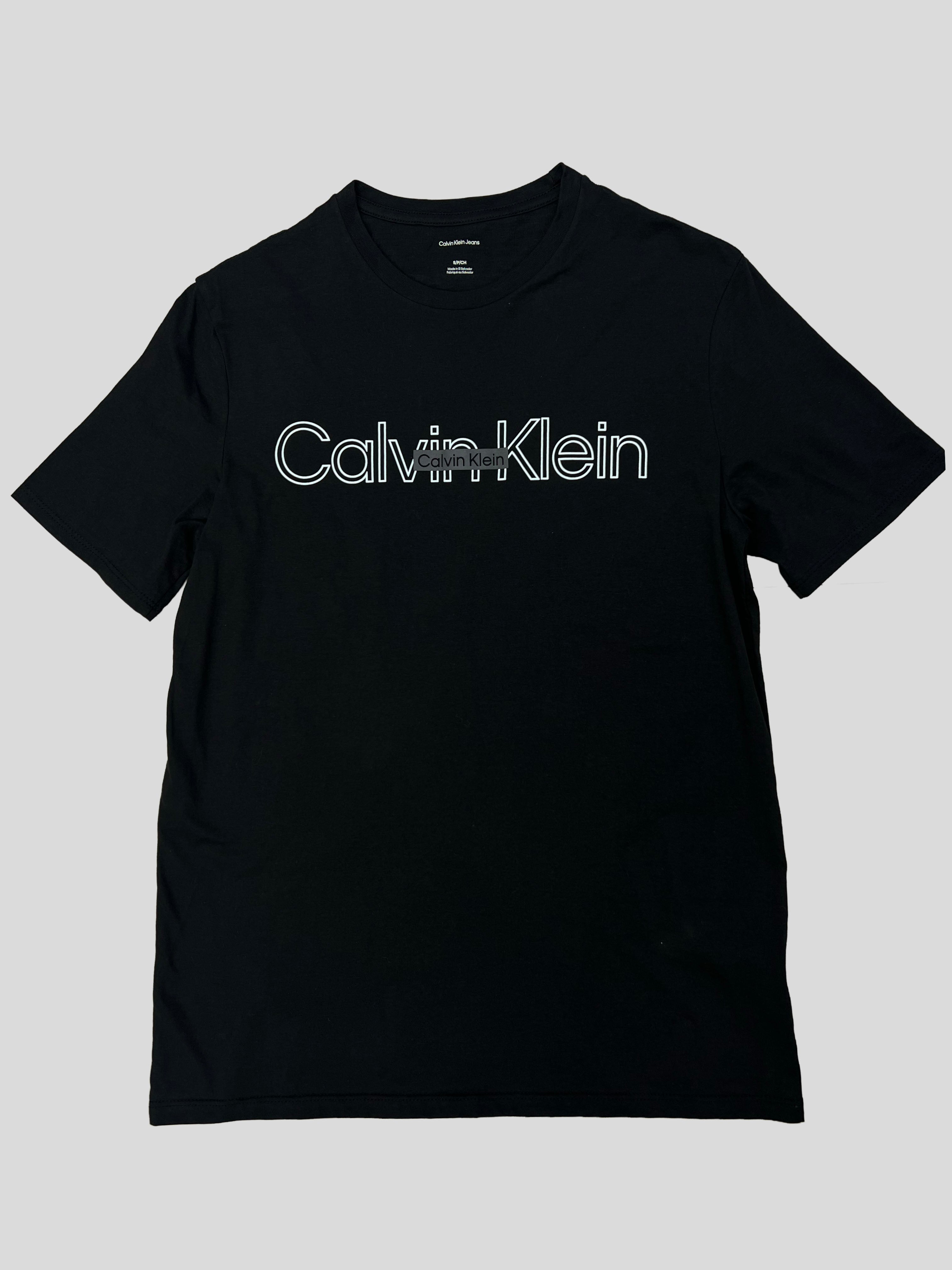 Polera Calvin Klein logo box pecho  ‘Negra’