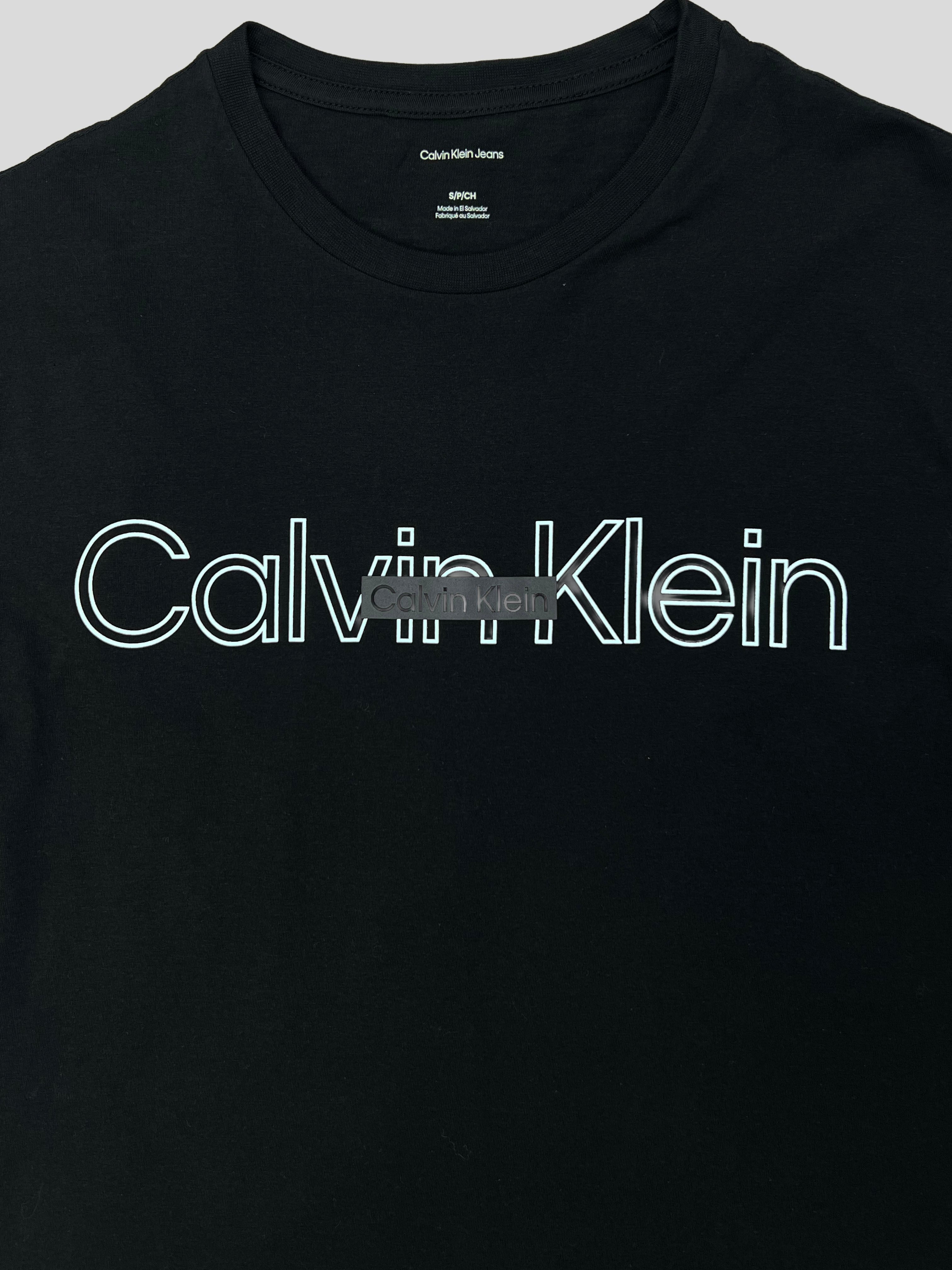 Polera Calvin Klein logo box pecho  ‘Negra’