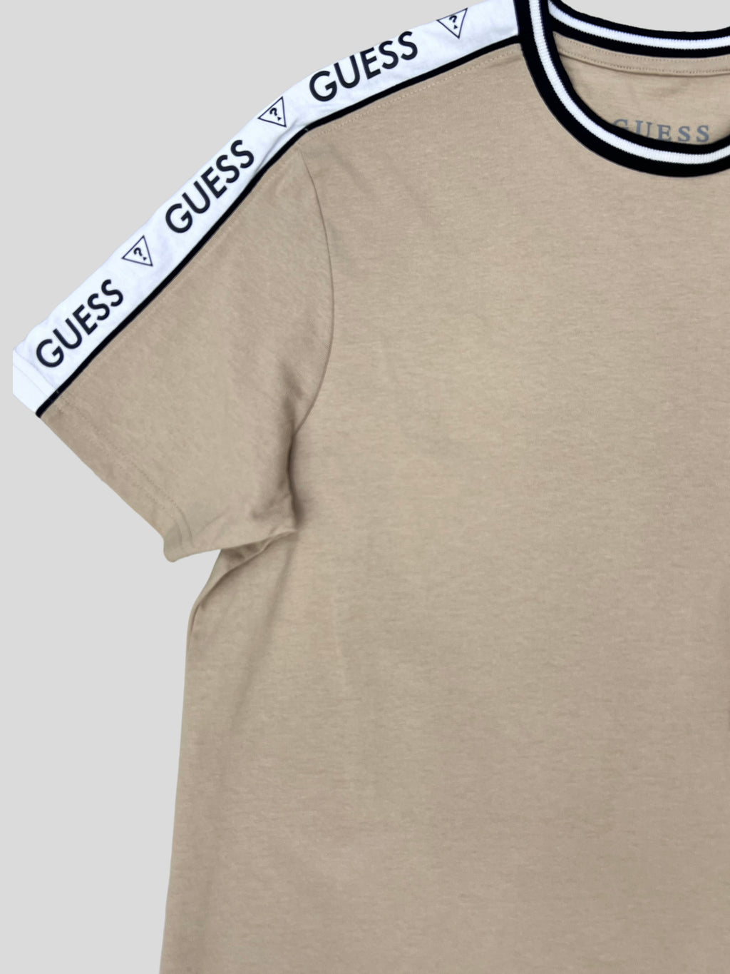 Polera Guess C/ franja en hombros ‘Beige’