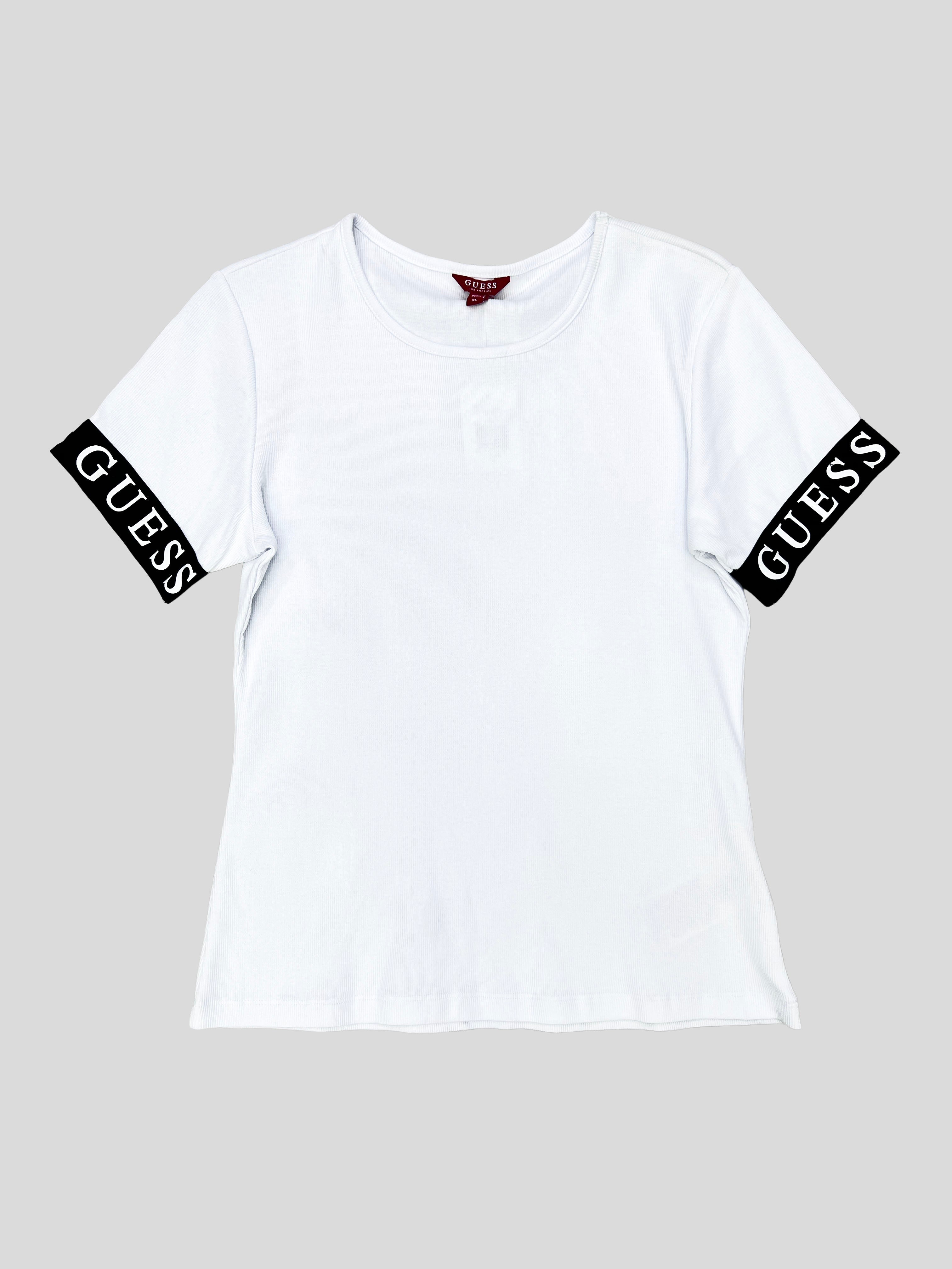 Polera  Guess C/detalle engomado en mangas ‘Blanca’