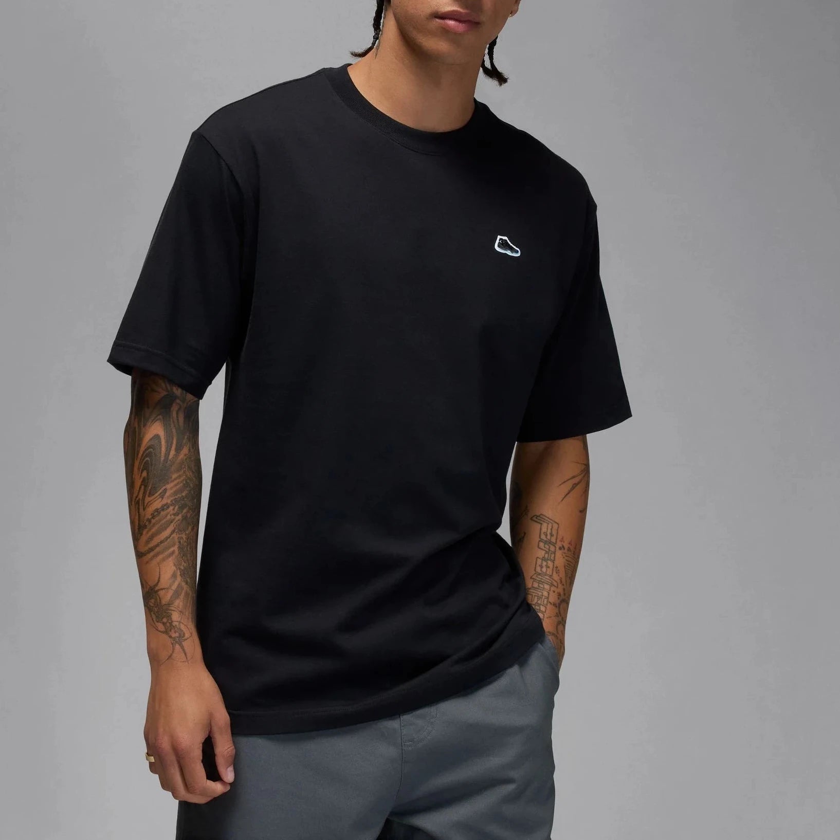 Polera Jordan J11 blue legend bordada ‘Negro’