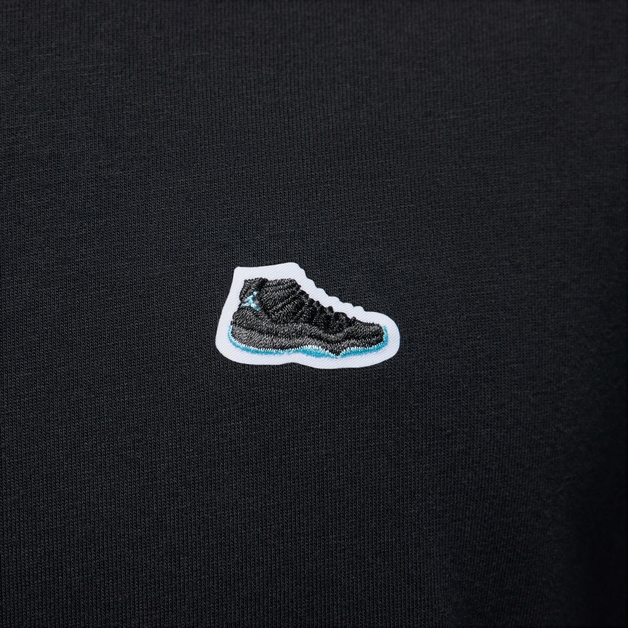 Polera Jordan J11 blue legend bordada ‘Negro’