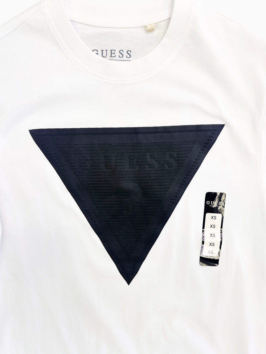 Polera Guess Logo en Triángulo ‘Blanca’