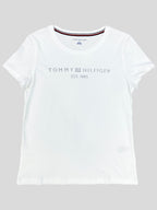 Polera Tommy Hilfiger Est 1985 Logo 3D plateado ‘Blanca’