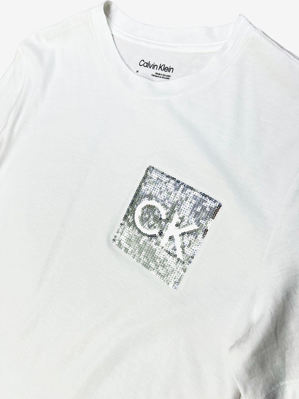 Polera Calvin Klein estampado Box CK lentejuelas ‘Blanca’