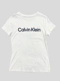Polera Calvin Klein logo estampado suede ‘beige’