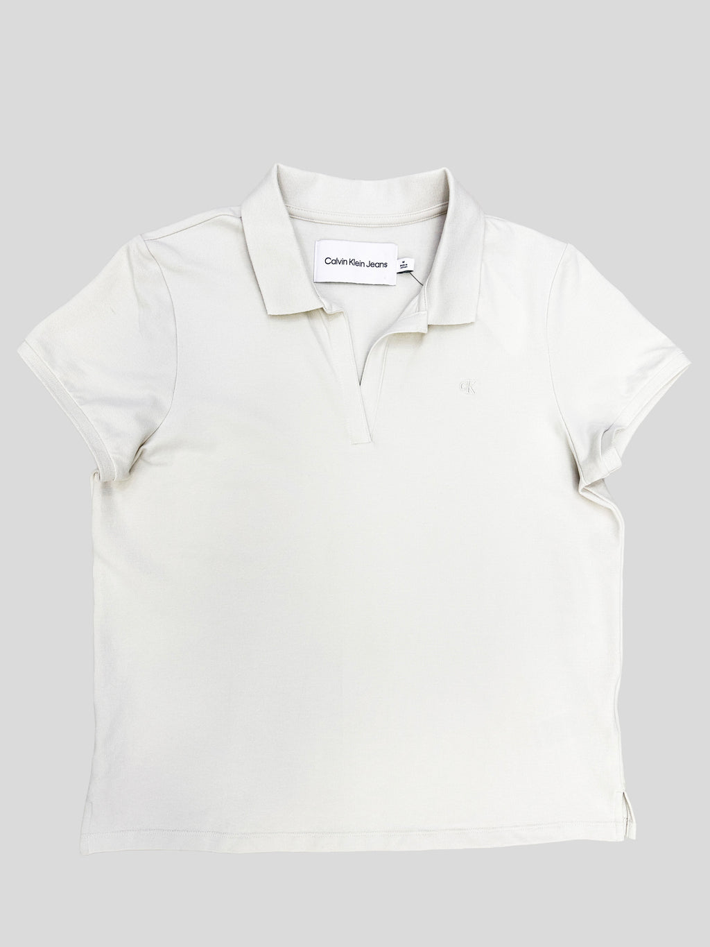 Polera Calvin Klein polo logo cK bordado  ‘Beige’