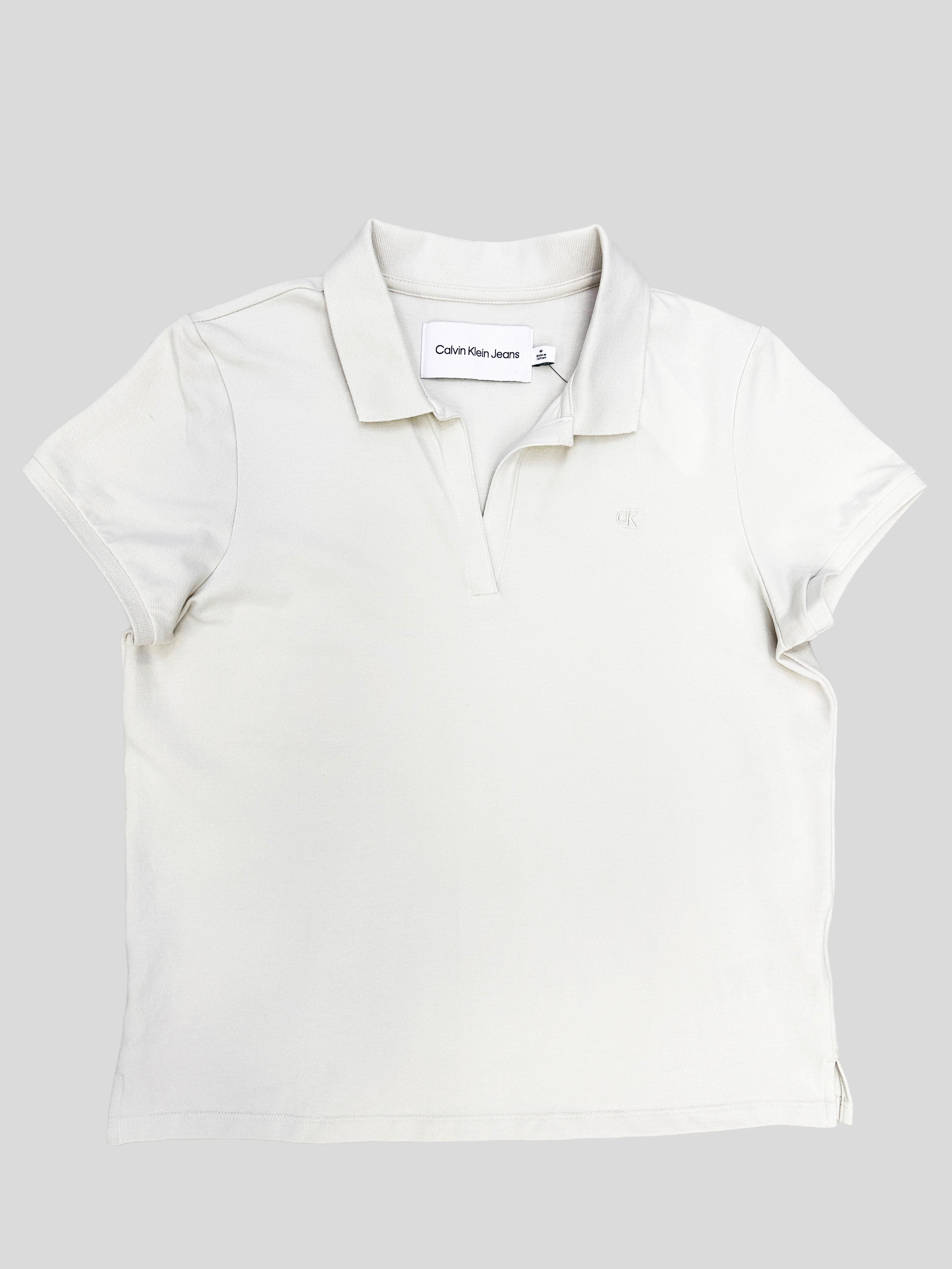 Polera Calvin Klein polo logo cK bordado  ‘Beige’