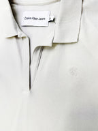Polera Calvin Klein polo logo cK bordado  ‘Beige’