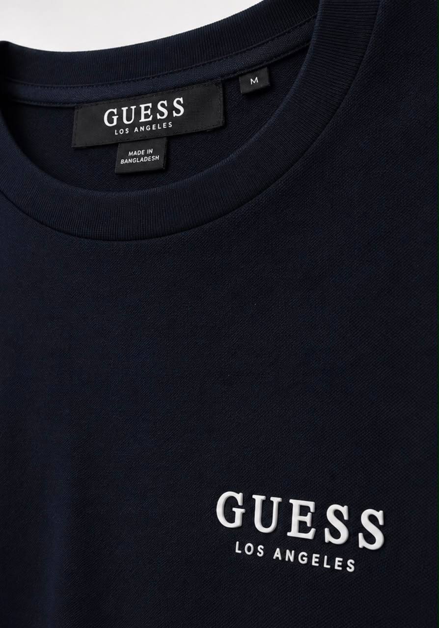 Polera Guess Logo pecho rubber franjas blanca mangas  ‘Negra’
