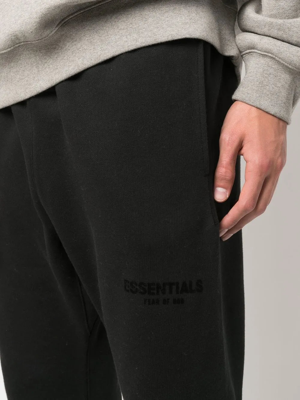Pantalon Buzo Essentials Fear of God  ‘Strech Lim’