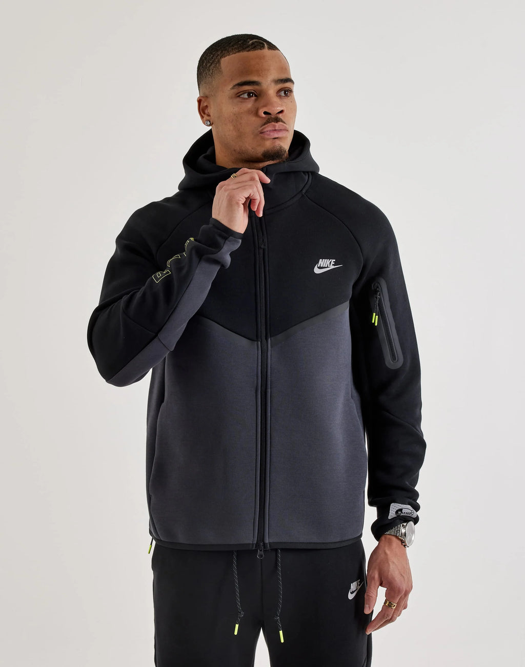 Poleron Nike Tech Fleece AirMax ‘Negro/Gris’