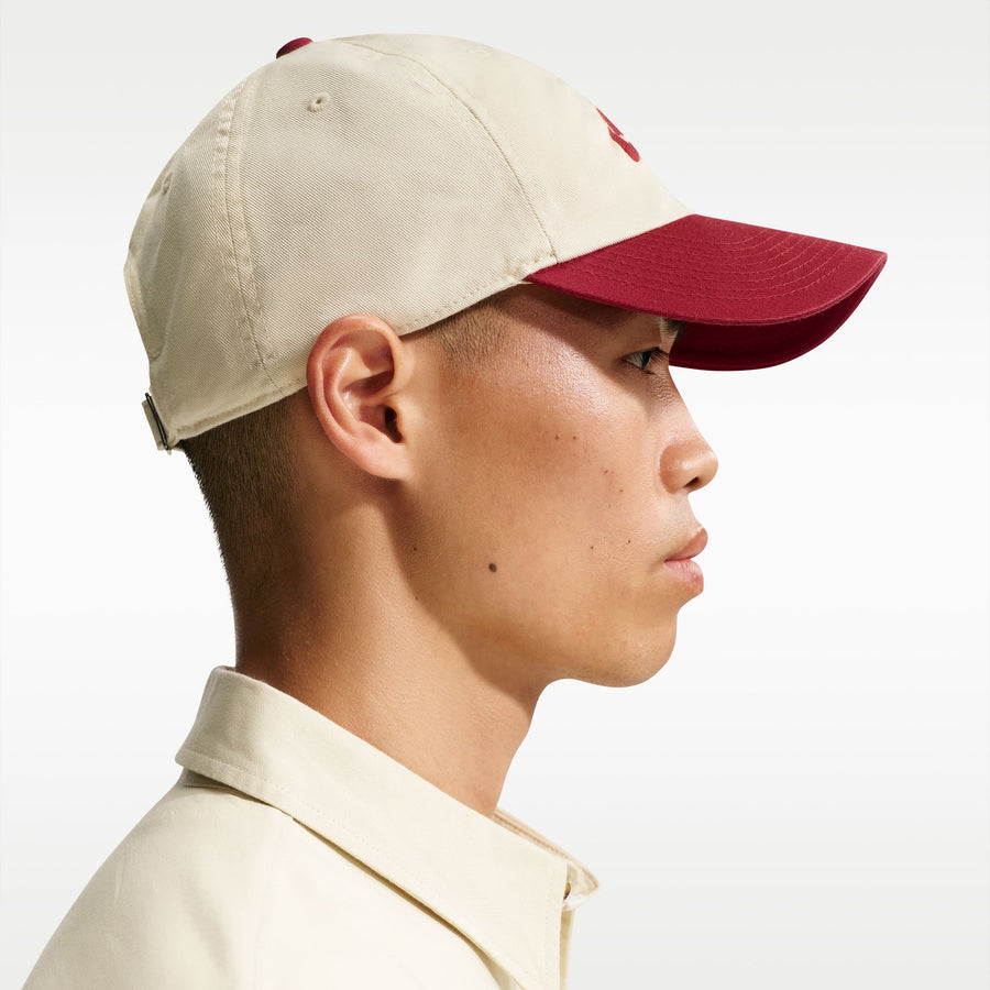 Gorra Nike futura club ‘beige/rojo carmesí’