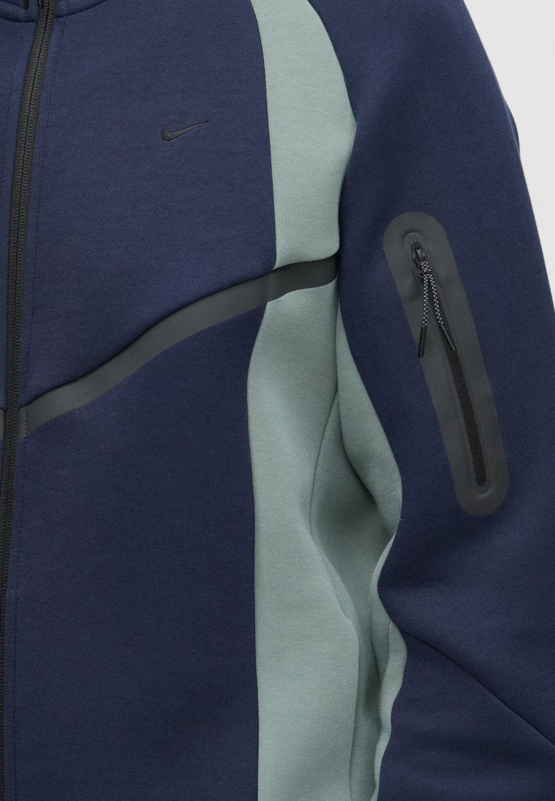 Poleron Nike Tech Fleece ‘azul/verde agua’