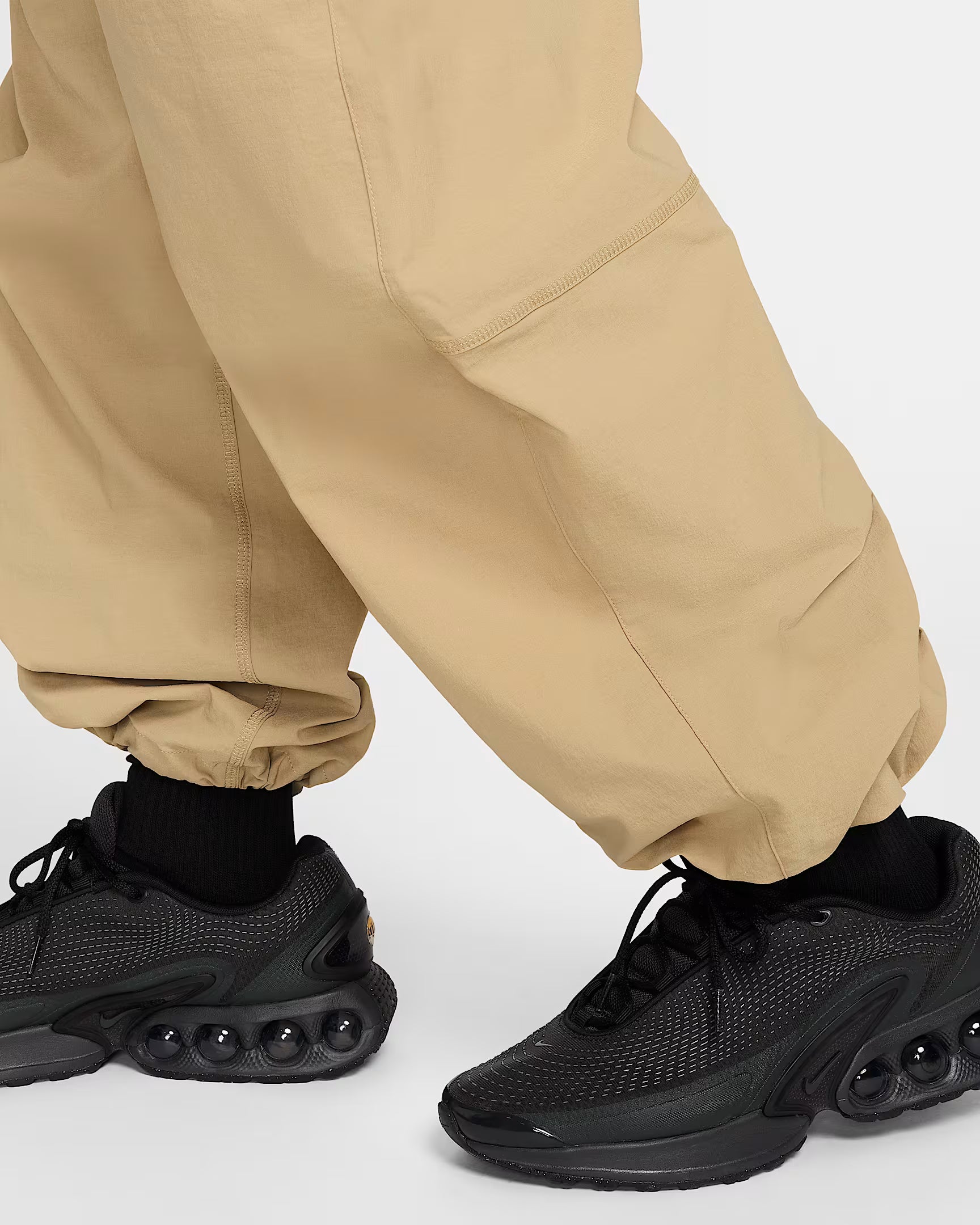 Pantalon Nike Tech oversize 'caqui'