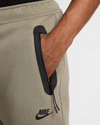 Pantalon Nike Tech 'Verde Olivo'